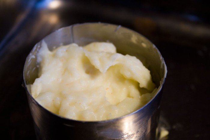 Kartofelmosen på vej i ovnen