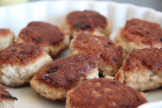 Færdigstegte frikadeller