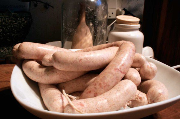 Gorgonzola pølser lavet med svinekød og spæk